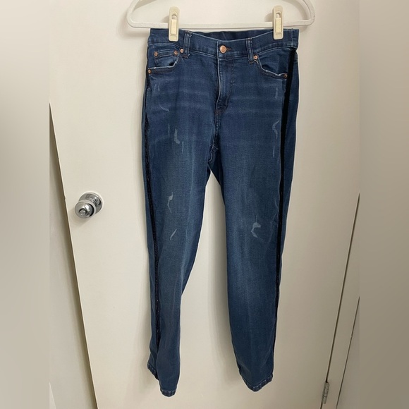 Canyon Retreat (Denim & Co.) distressed jeans with tuxedo stripe - Picture 1 of 11